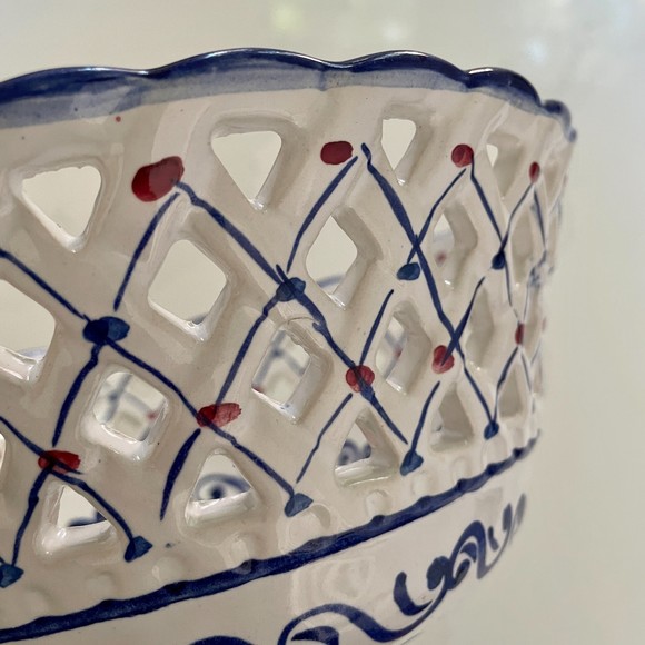 Hand Painted Open Lace Ceramic Bowl Portugal RCCL 586 signed MN - Picture 4 of 10